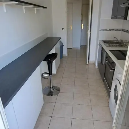 Spacious With Furnished Terrace * Hyères